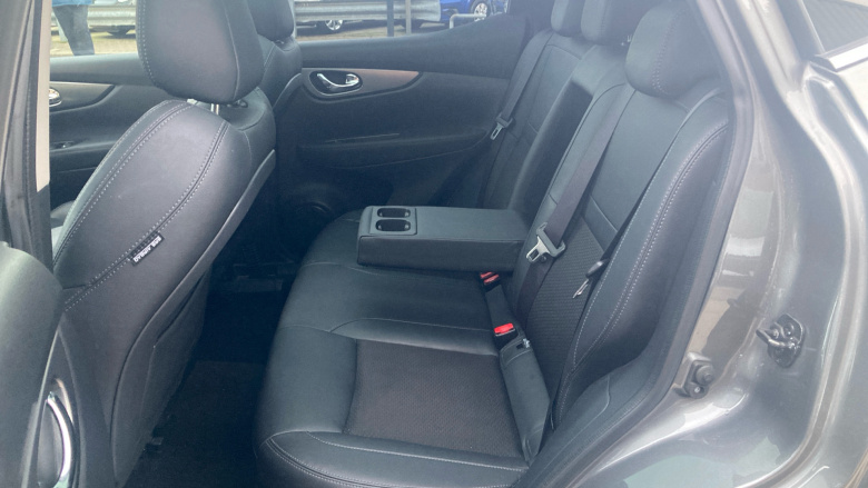 Nissan Qashqai 1.3 DiG-T 160 Tekna 5dr DCT Petrol Hatchback